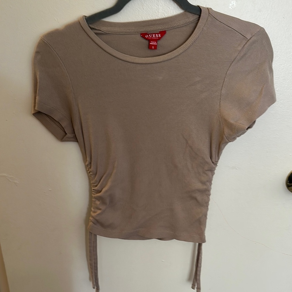 GUESS Women's Taupe Crop Top